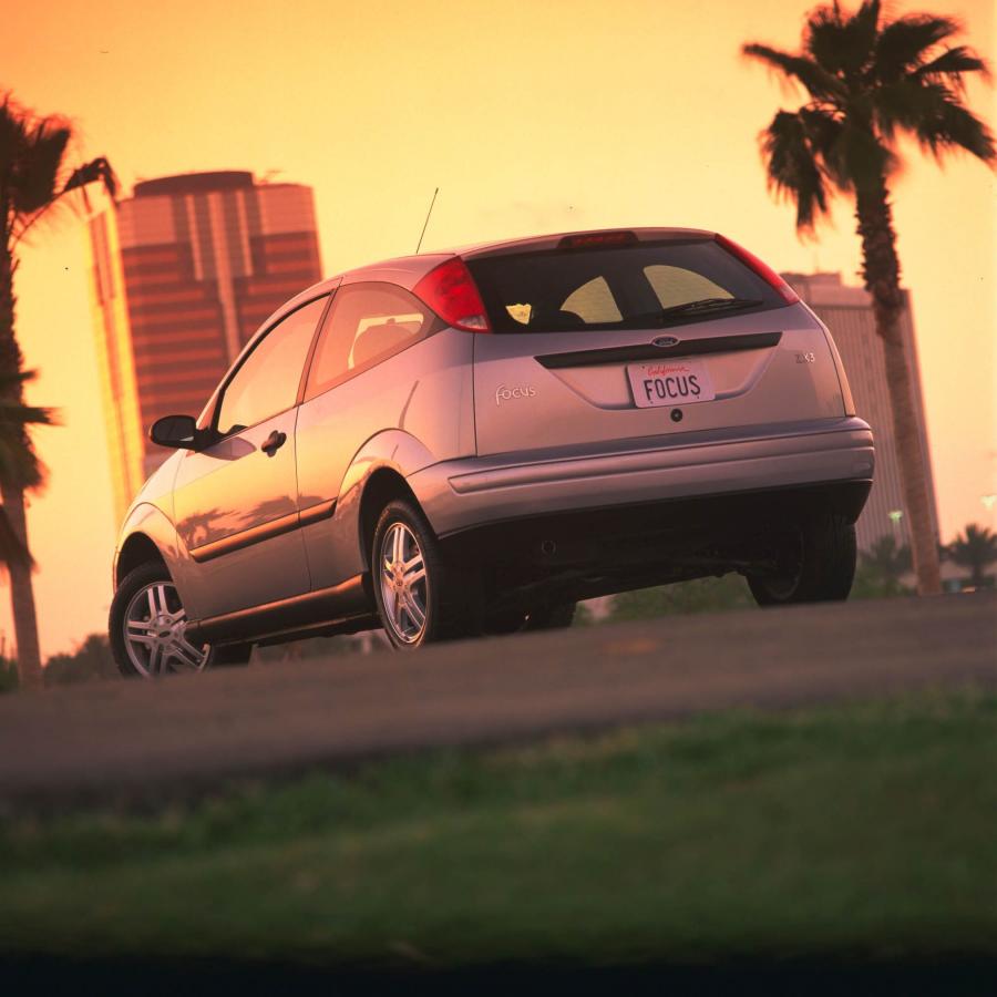  Ford Focus 1999 года  (фото 29 из 130)